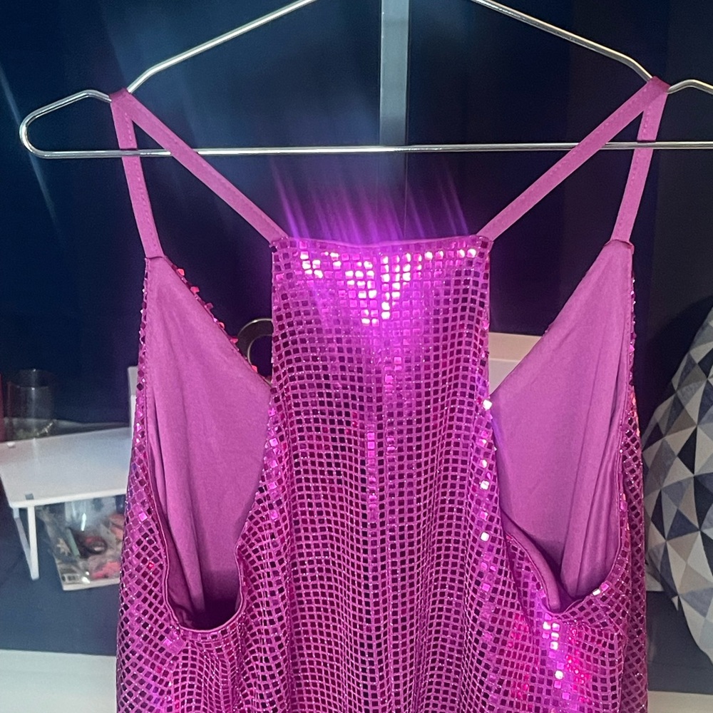 #514-Ashley Stewart Sequin Fuchsia Top. Brand New. - Picture 6 of 12